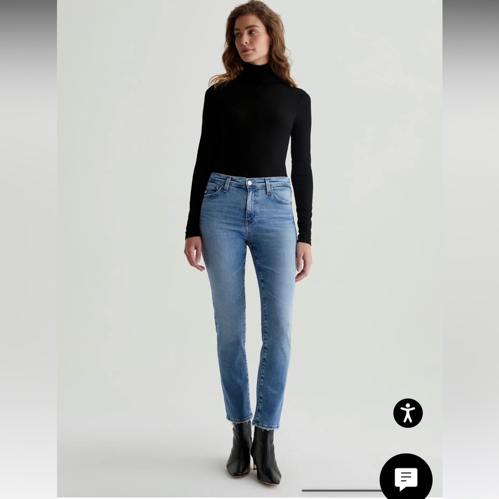 AG Adriano Goldschmied Mari Crop Light Wash Denim w/ Distressing & Raw Hem Sz 25